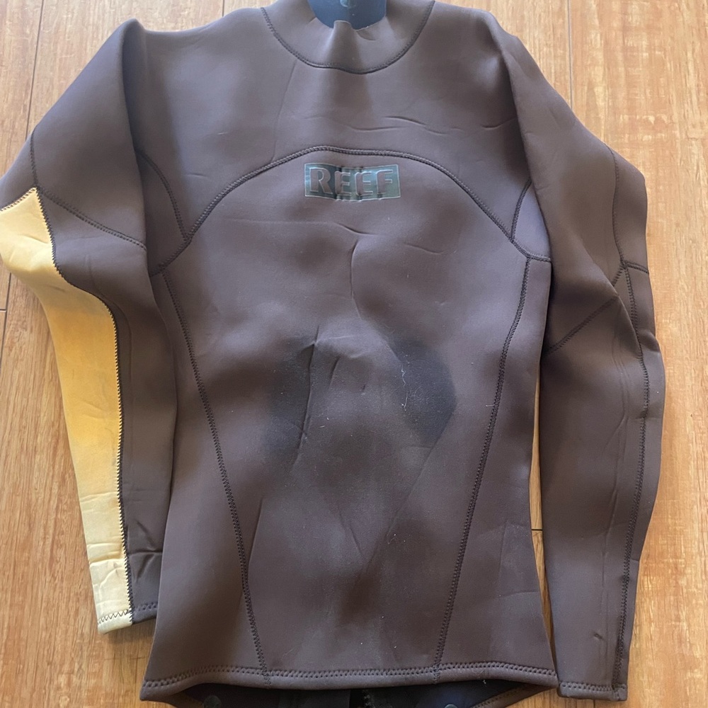 Reef Wetsuit top 3 mil - Men’s small / women’s medium
